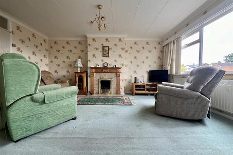 2 bedroom detached bungalow for sale, Blackthorn Road, Stratford-Upon-Avon CV37