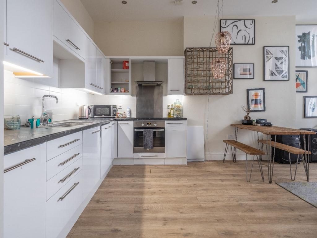 Apartment in Newcastle upon Tyne, Grainger Town - View 3