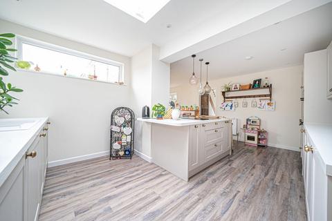 211 Andover Road, Ludgershall, Andover, SP11 9NG