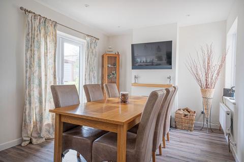 211 Andover Road, Ludgershall, Andover, SP11 9NG