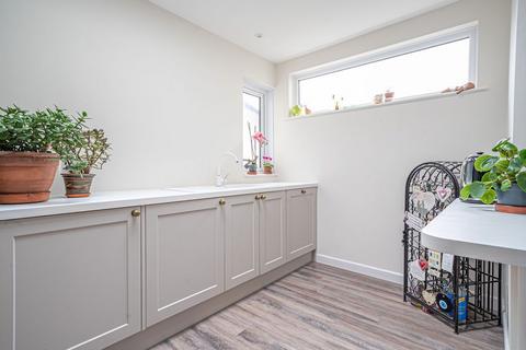 211 Andover Road, Ludgershall, Andover, SP11 9NG