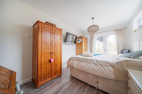 211 Andover Road, Ludgershall, Andover, SP11 9NG