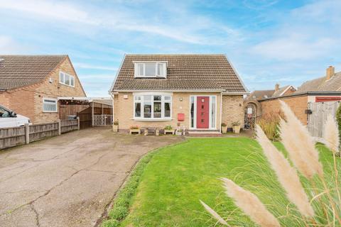 3 bedroom chalet for sale, Fenlands Crescent, Lowestoft