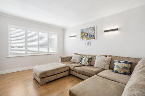 40 Fleetwood Close, Chalfont St Giles, HP8 4DR