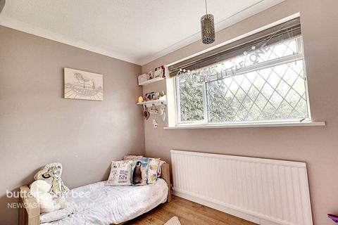 2 bedroom semi-detached house for sale, Hawthorne Avenue, Stoke-On-Trent