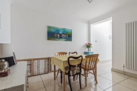 30 William Road, Ashford, TN23 7UU