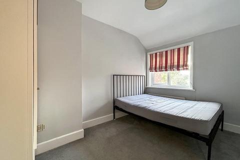 30 William Road, Ashford, TN23 7UU