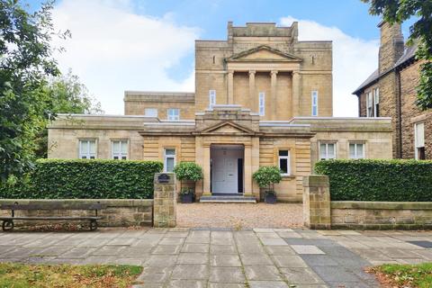 4 bedroom townhouse for sale, Victoria Avenue, Harrogate HG1 5PR