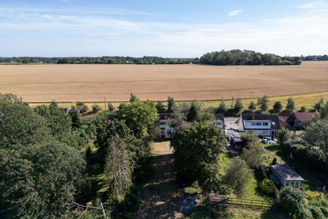 3 bedroom detached house for sale, Low Street, Oakley