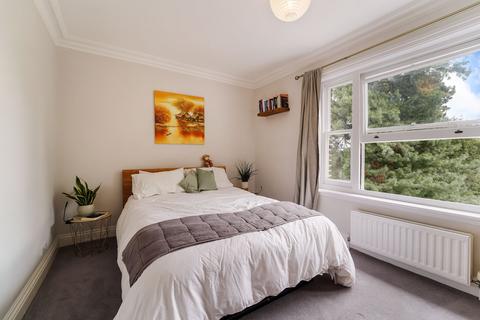 2 bedroom flat for sale, Langley Road, Surbiton KT6