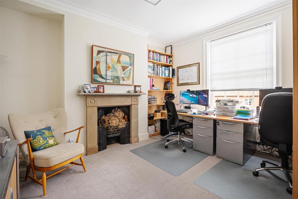 Bedroom/office