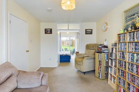 5 Almond Close, Abbeydale, Gloucester, GL4 5XY