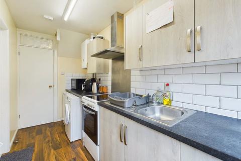 5 Almond Close, Abbeydale, Gloucester, GL4 5XY