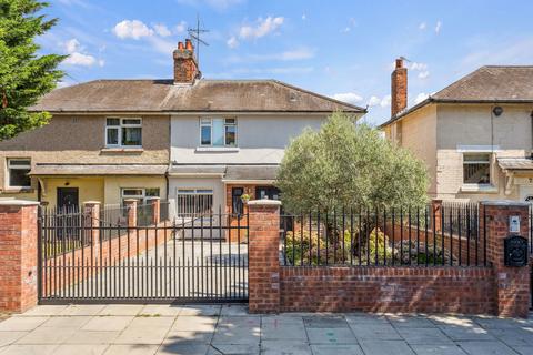 4 bedroom semi-detached house for sale, First Avenue, London W3