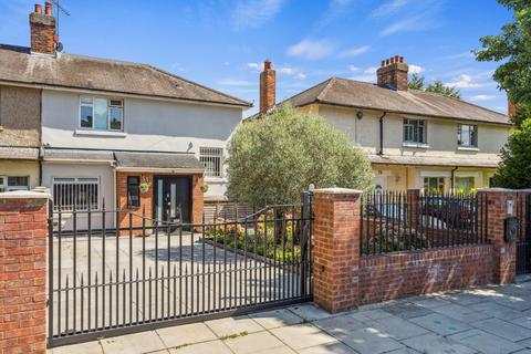 4 bedroom semi-detached house for sale, First Avenue, London W3
