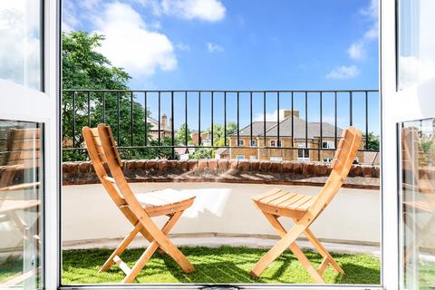 2 bedroom flat for sale, Claremont Gardens, Surbiton KT6