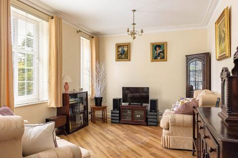 44, Lebanon Court Richmond Road, Twickenham, TW1 3DA