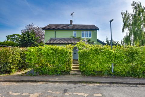 3 bedroom detached house to rent, Bury Fields, Felsted