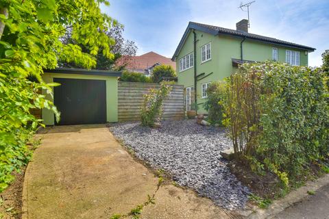 3 bedroom detached house to rent, Bury Fields, Felsted