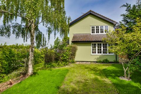 3 bedroom detached house to rent, Bury Fields, Felsted