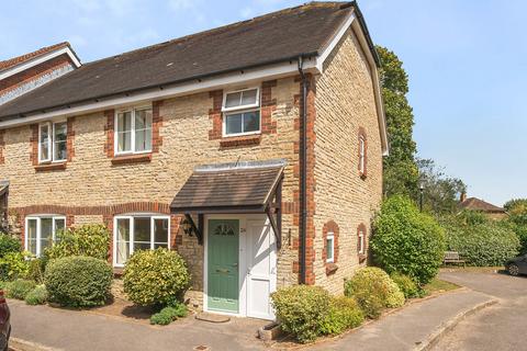 2 bedroom semi-detached house for sale, Storrington - close to all amenities