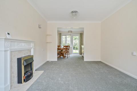 2 bedroom semi-detached house for sale, Storrington - close to all amenities