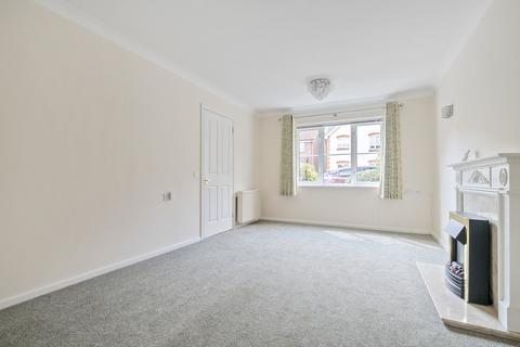 2 bedroom semi-detached house for sale, Storrington - close to all amenities