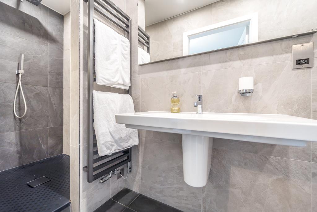 En-suite Bedroom 2