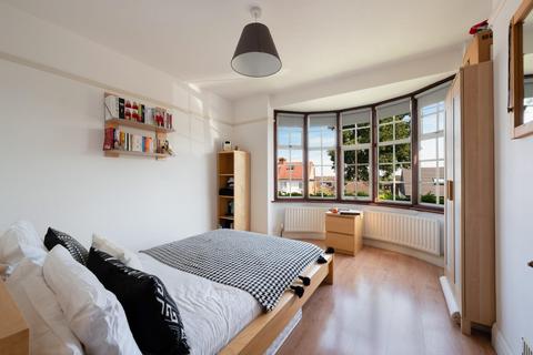 49 Langley Avenue, Worcester Park, KT4 8PB