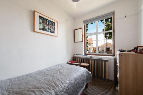 49 Langley Avenue, Worcester Park, KT4 8PB