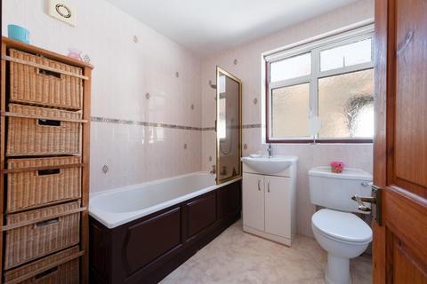 49 Langley Avenue, Worcester Park, KT4 8PB