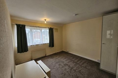 3 bedroom semi-detached house to rent, Wyatt Road, Sutton Coldfield