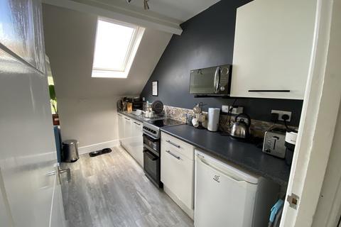 Flat 3, 18 Archibald Road, Exeter, EX1 1SA