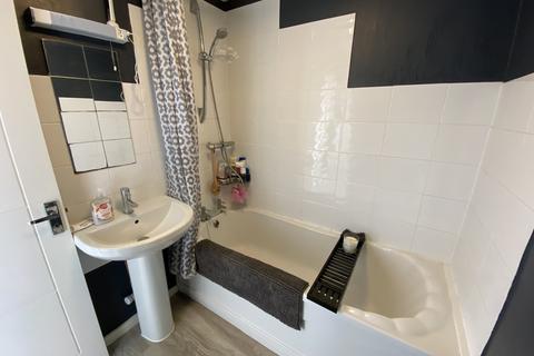 Flat 3, 18 Archibald Road, Exeter, EX1 1SA
