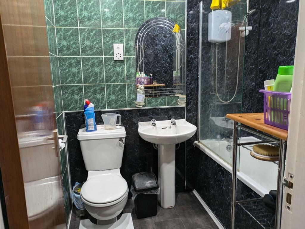Apartment in Charing Cross - View 3