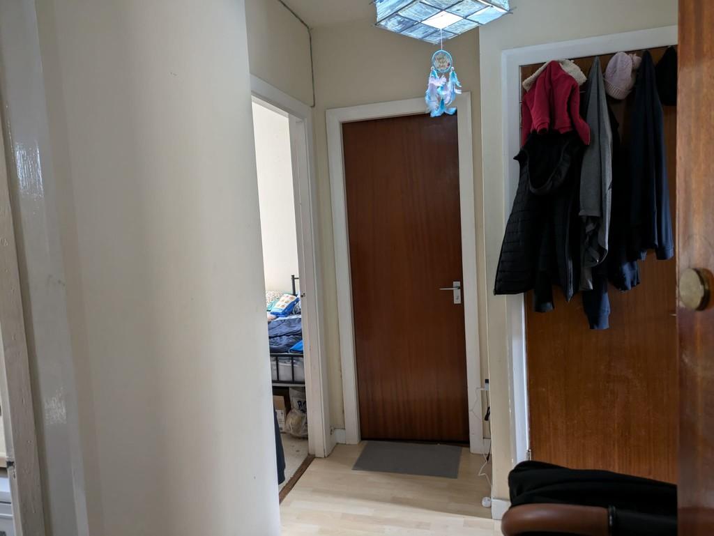 Apartment in Charing Cross - View 4
