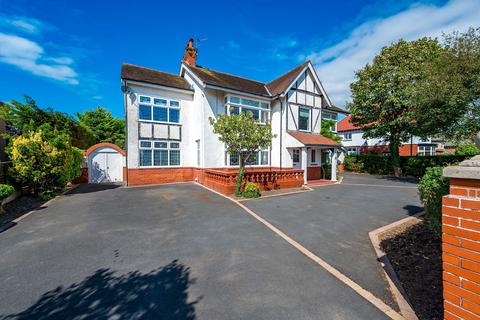 4 bedroom detached house for sale, West Drive, Thornton-cleveleys FY5