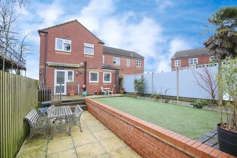 4 bedroom semi-detached house for sale, Meadow Gardens, Baddesley Ensor