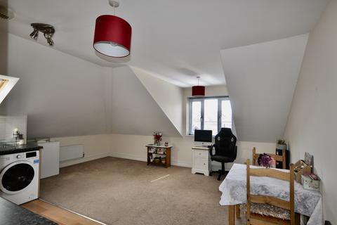 1 bedroom flat for sale, South Gate