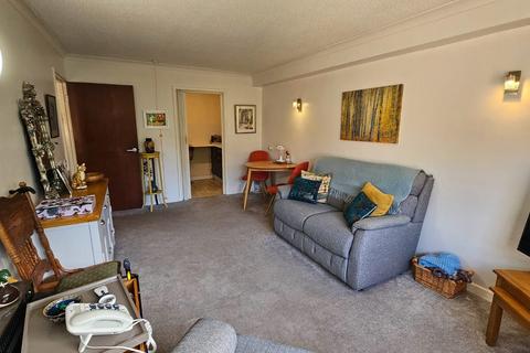 1 bedroom retirement property for sale, Parklands Court, Sketty, Swansea, SA2