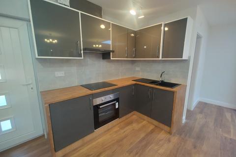 2 bedroom flat to rent, Sheaf Lane, Birmingham B26