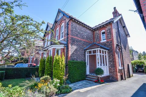 3 bedroom semi-detached house for sale, Stockport Road, Timperley