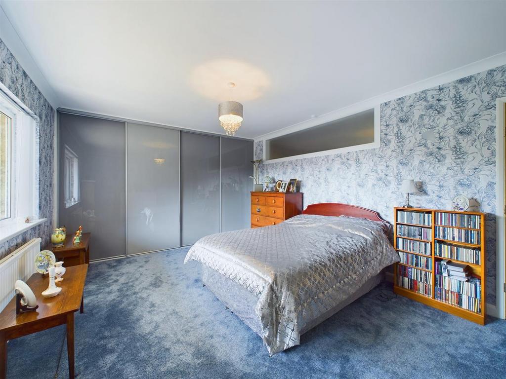 Bedroom: