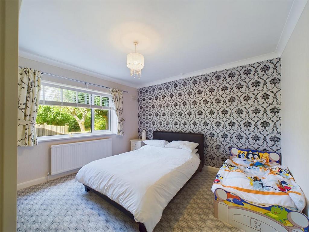Bedroom: