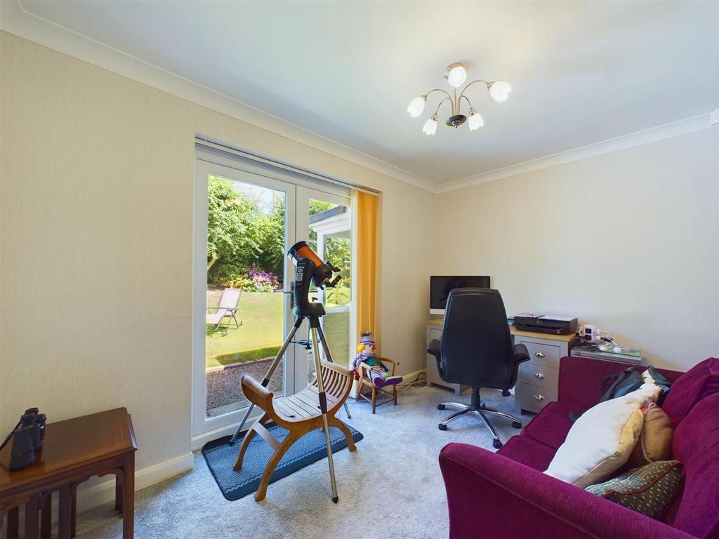 Bedroom: