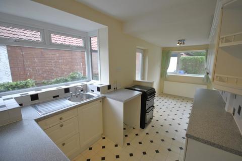 3 bedroom semi-detached house for sale, Warnington Drive, Doncaster DN4