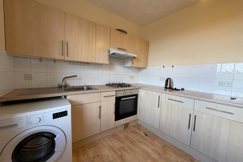 3 bedroom flat to rent, Denzil Avenue, Southampton