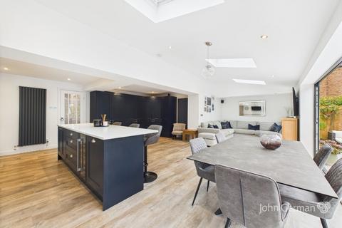 3 Chatfield Close, Stapenhill, Burton-on-trent, DE15 9AJ