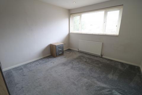 40 Lammas Close, Solihull, B92 8PA