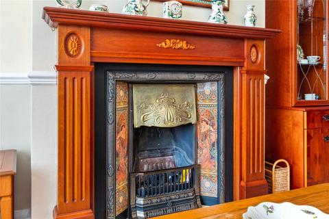 7 Greenway, Waltham, Grimsby, DN37 0HS